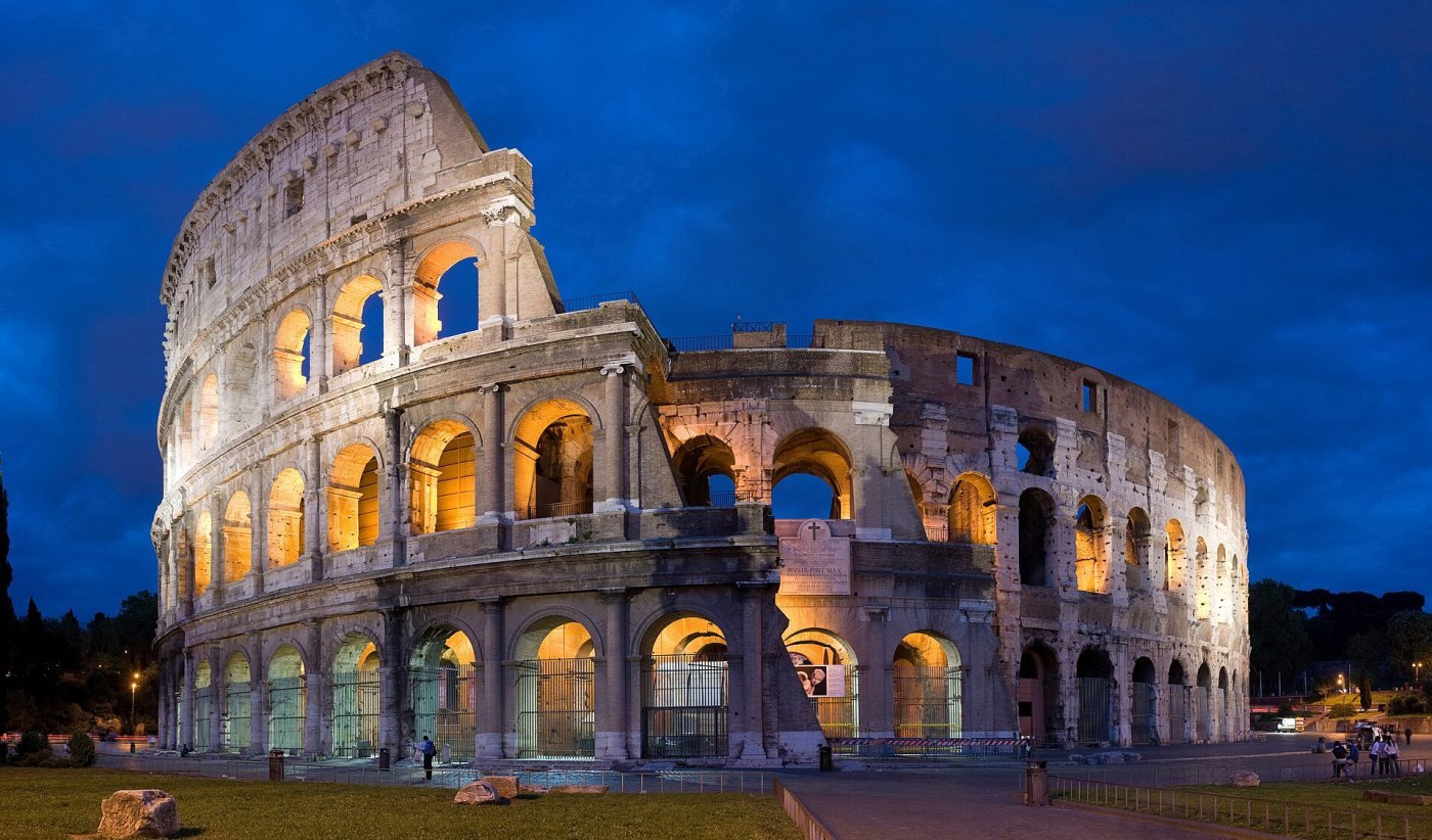Colosseum, Piazza del Colosseo